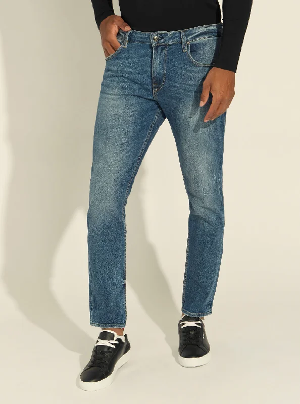 Mid-Rise Athletic Tapered Denim Jeans in Union Wash